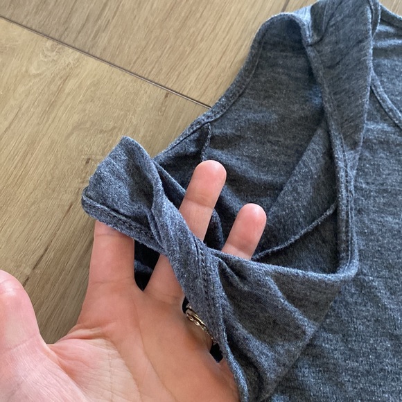 Old navy cold shoulder top - Picture 3 of 4